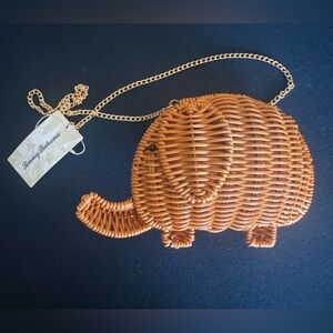 Tommy Bahama Tan Elephant Wicker Bag with removable chain- see pic for details🐘